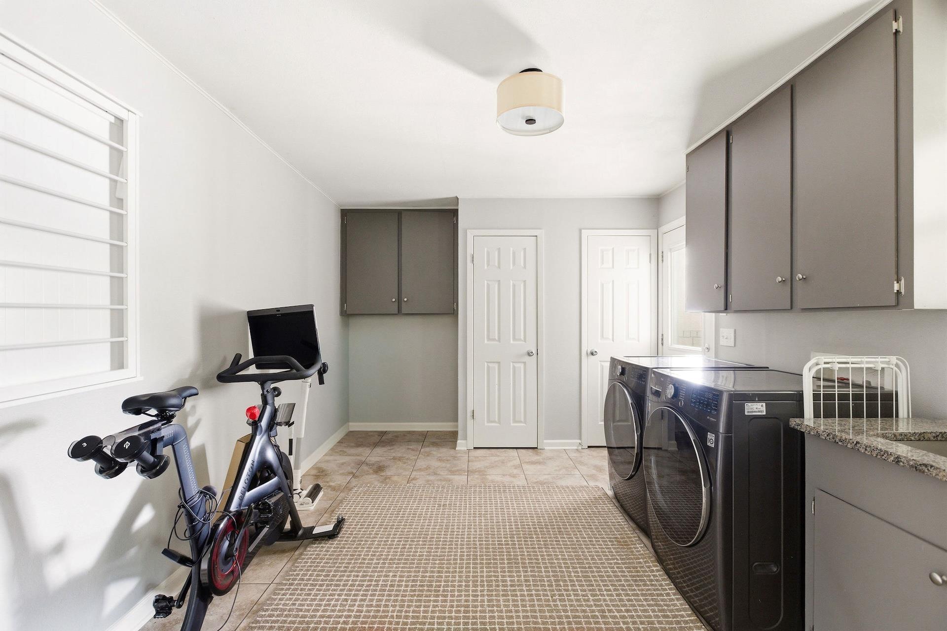 500 S Rio Grande St, Lockhart, TX 78644