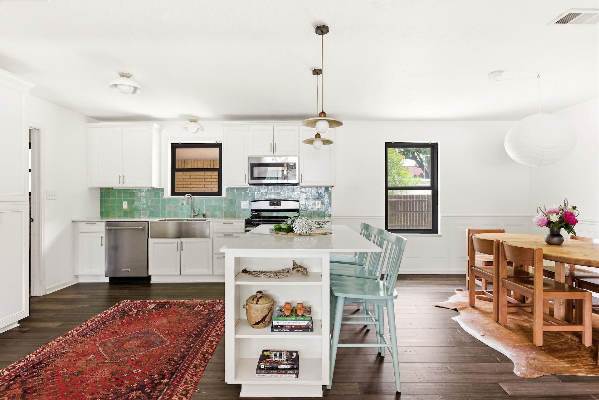 500 S Rio Grande St, Lockhart, TX 78644