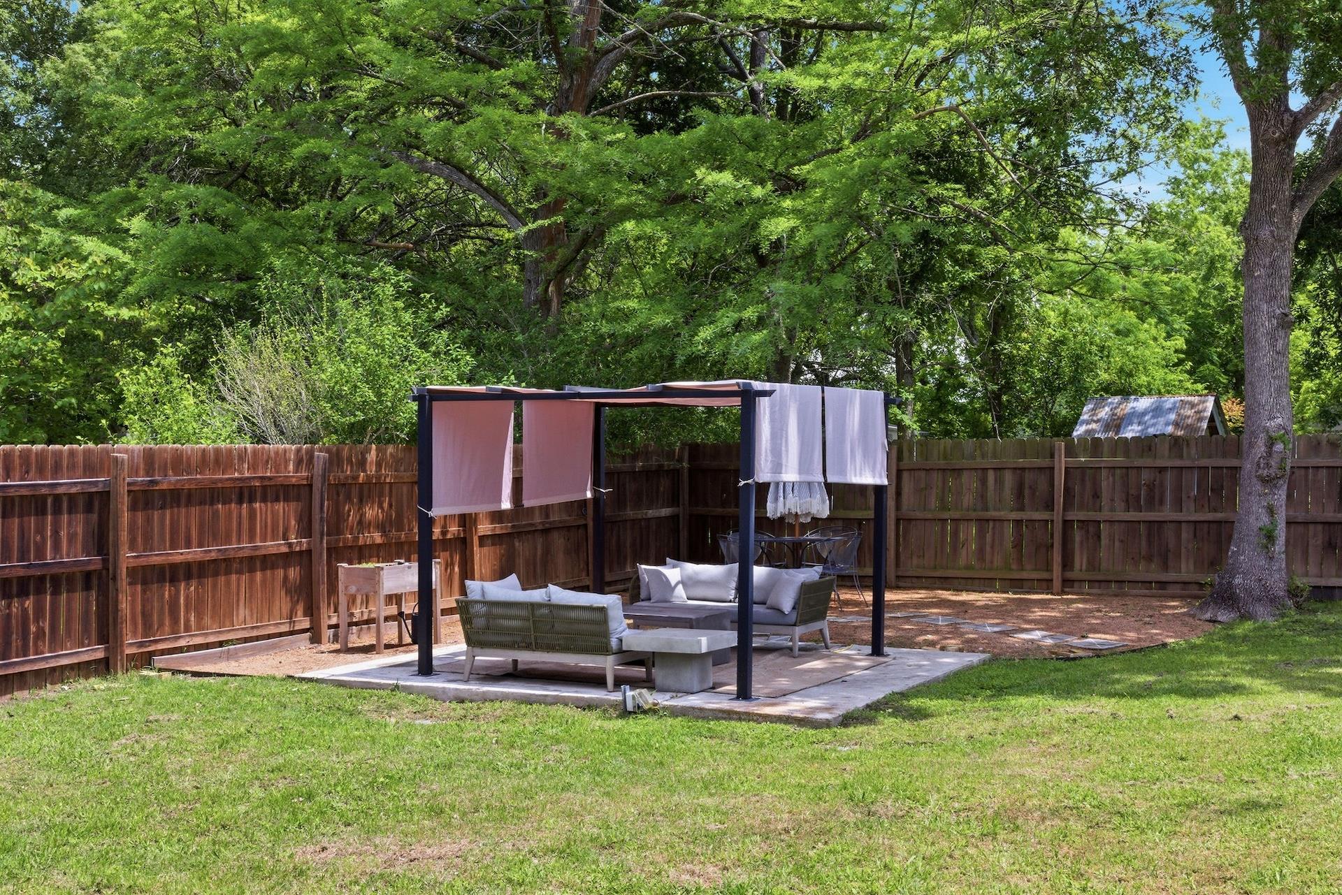 500 S Rio Grande St, Lockhart, TX 78644
