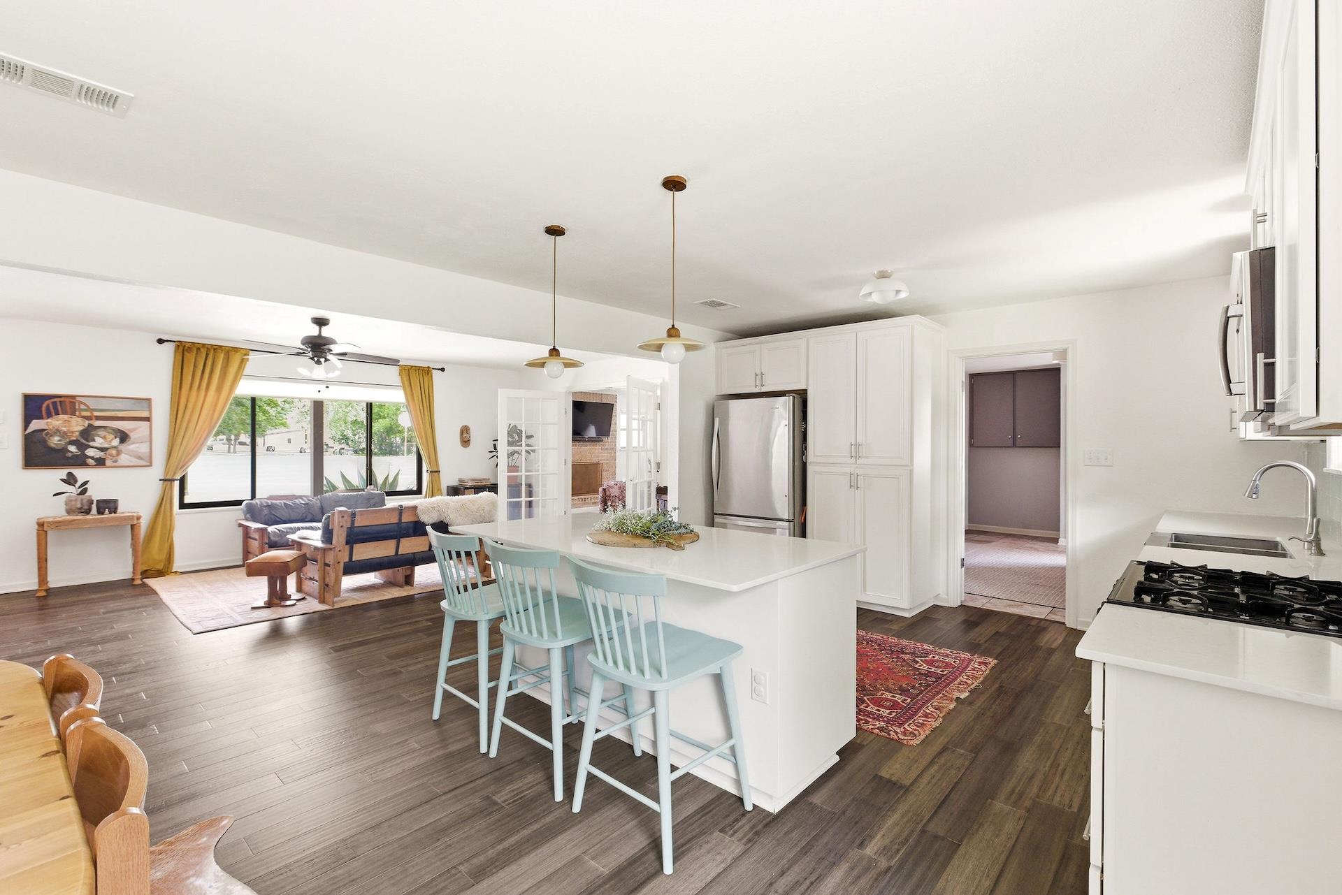 500 S Rio Grande St, Lockhart, TX 78644