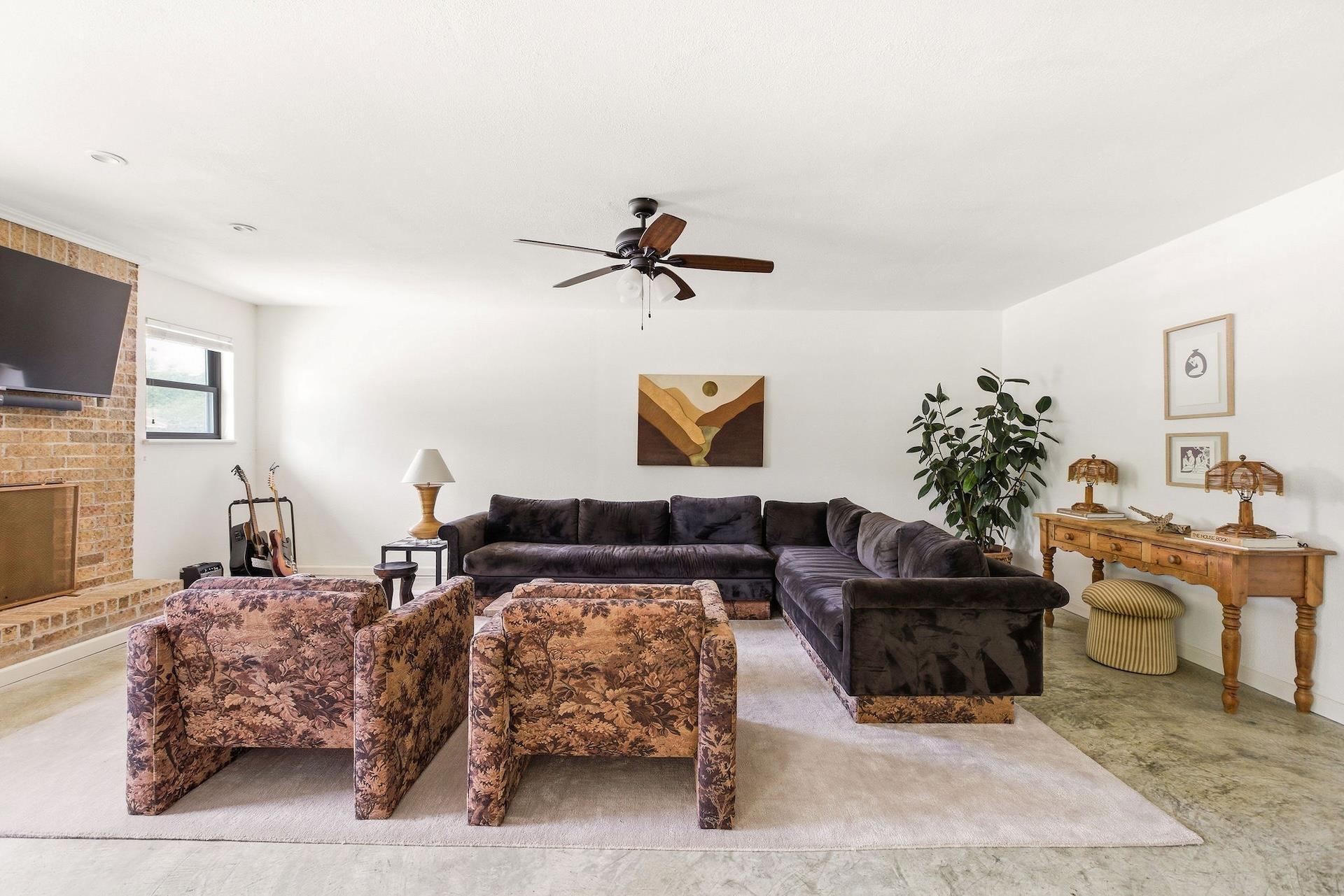 500 S Rio Grande St, Lockhart, TX 78644