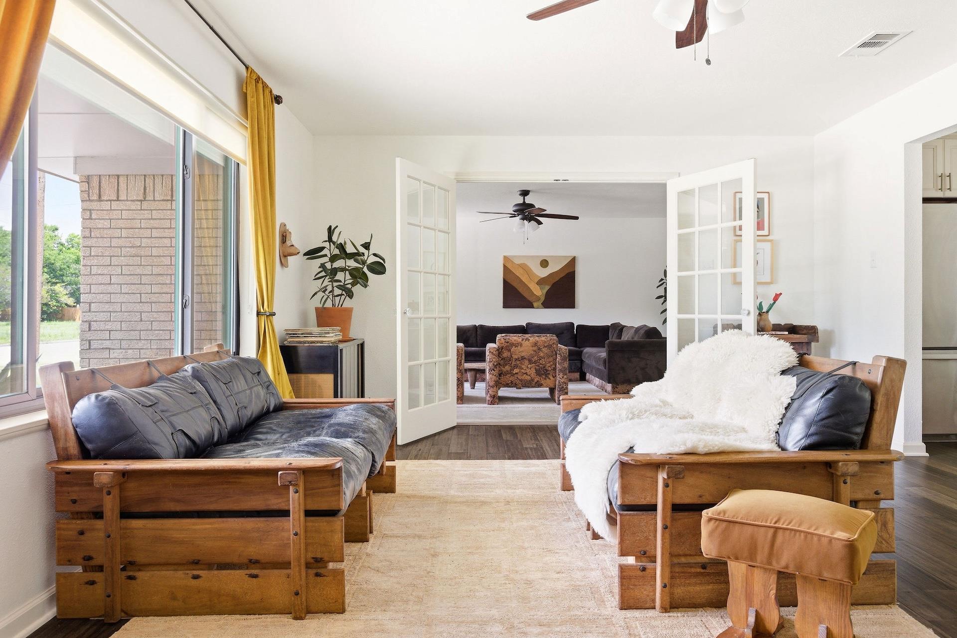 500 S Rio Grande St, Lockhart, TX 78644