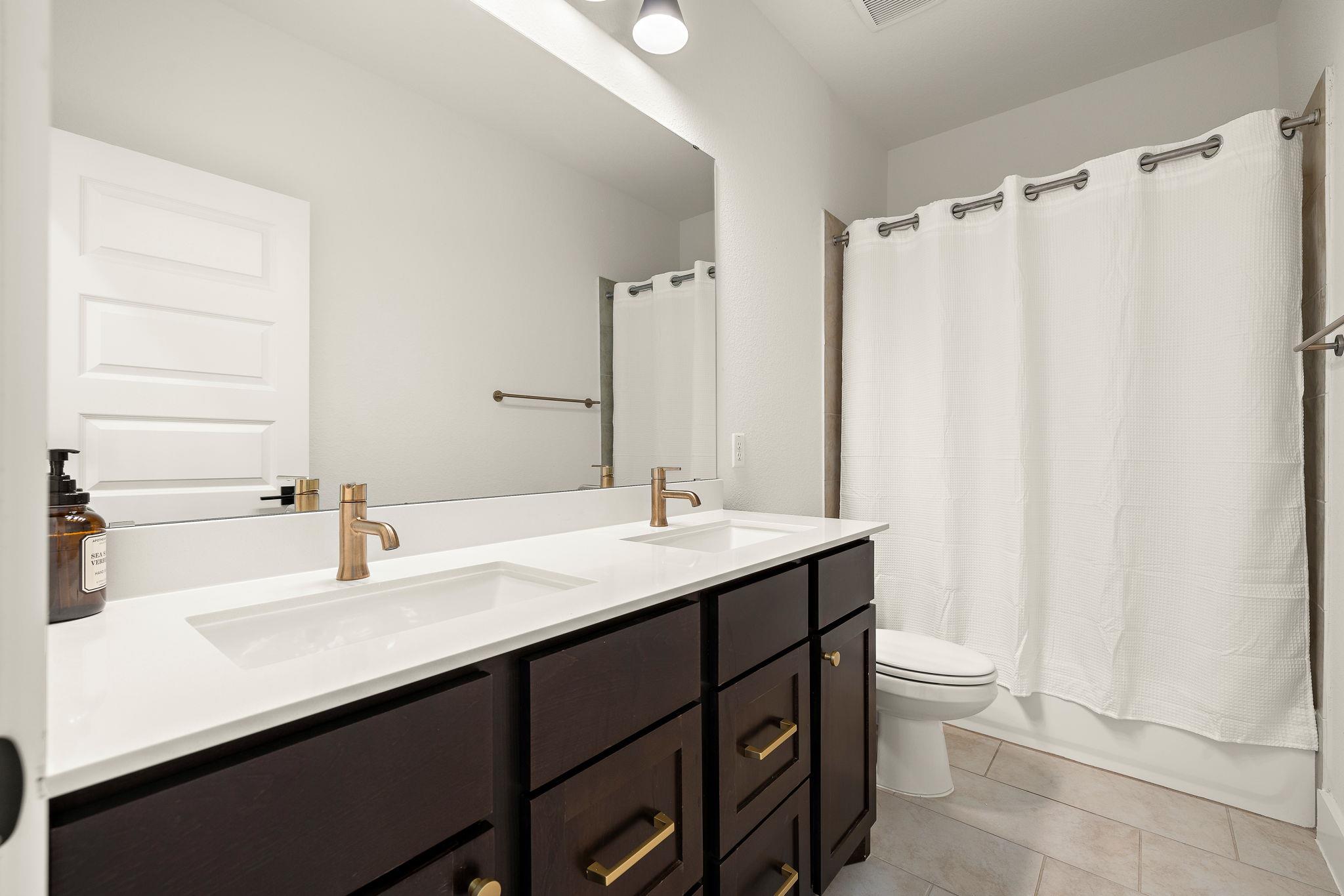 1409 Golden Celebration Bnd, Leander, TX 78641