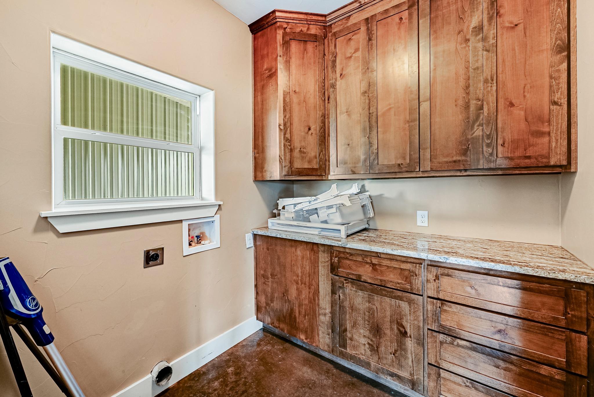 1608 County Road 204, Liberty Hill, TX 78642