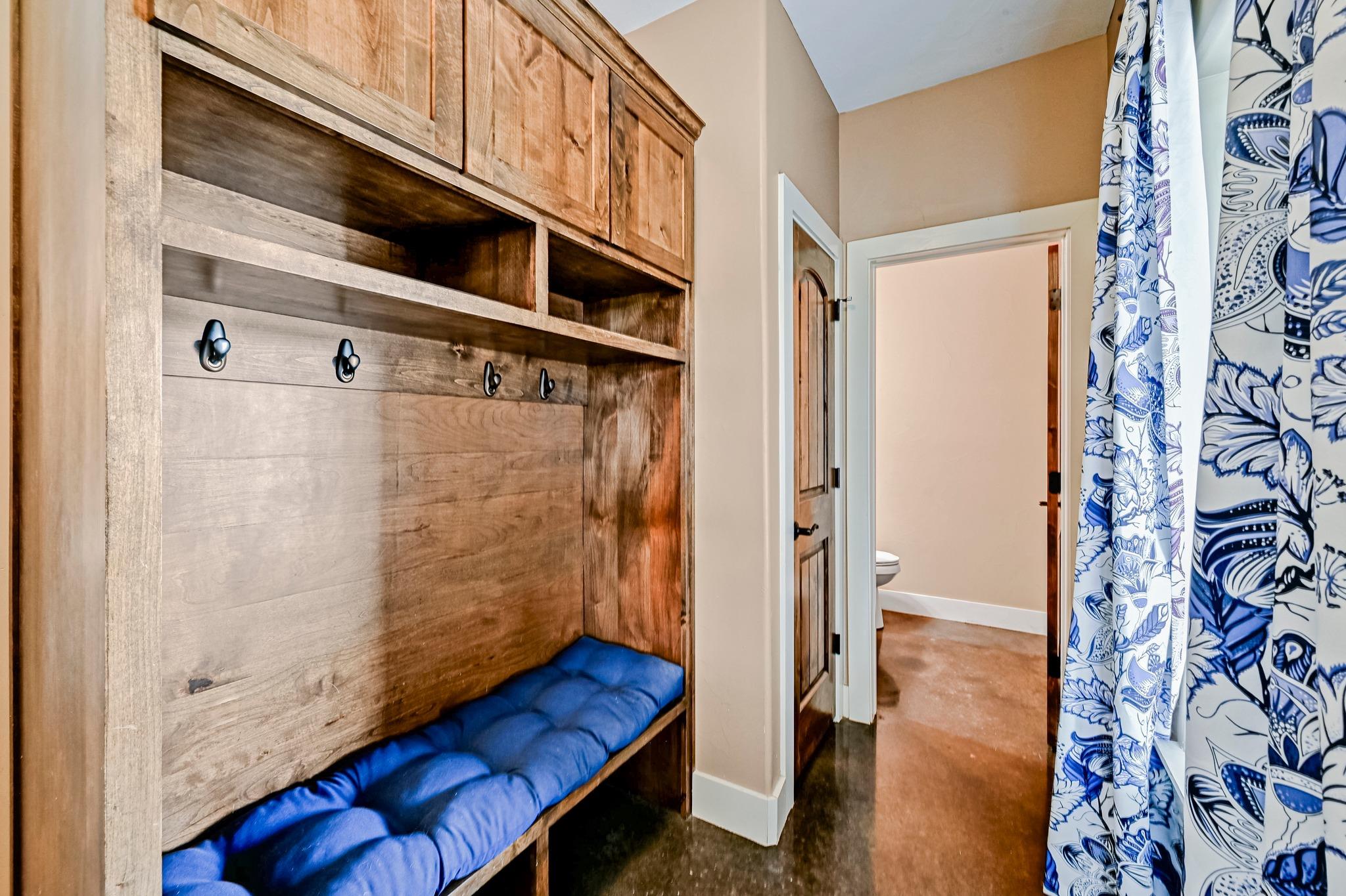 1608 County Road 204, Liberty Hill, TX 78642