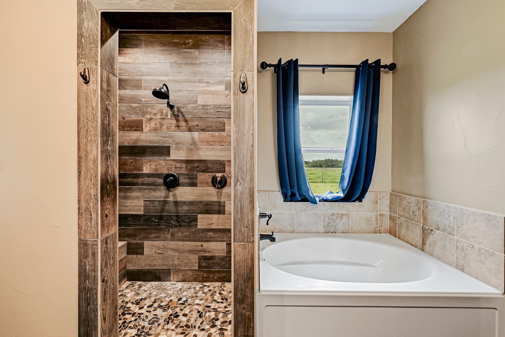 1608 County Road 204, Liberty Hill, TX 78642