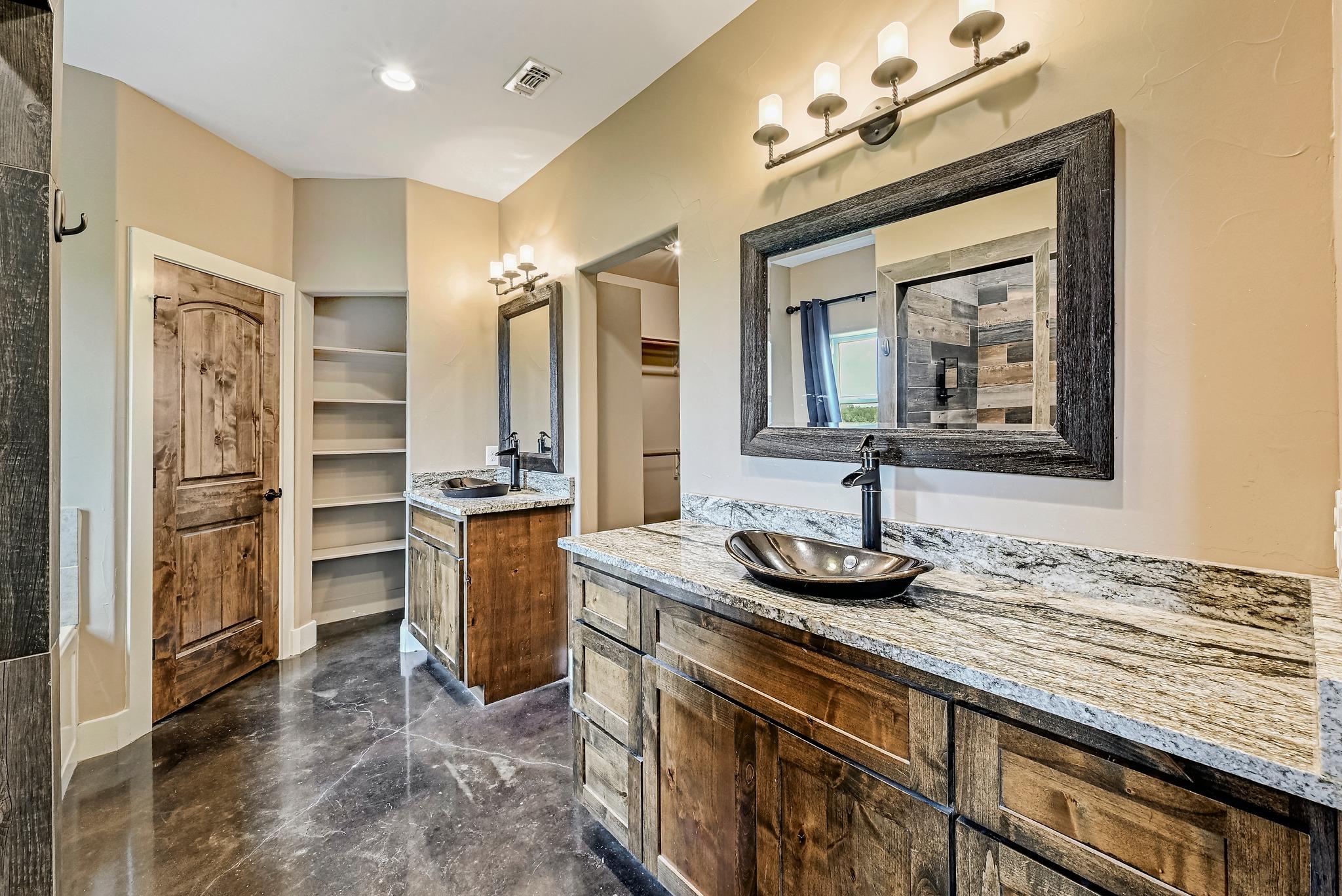 1608 County Road 204, Liberty Hill, TX 78642