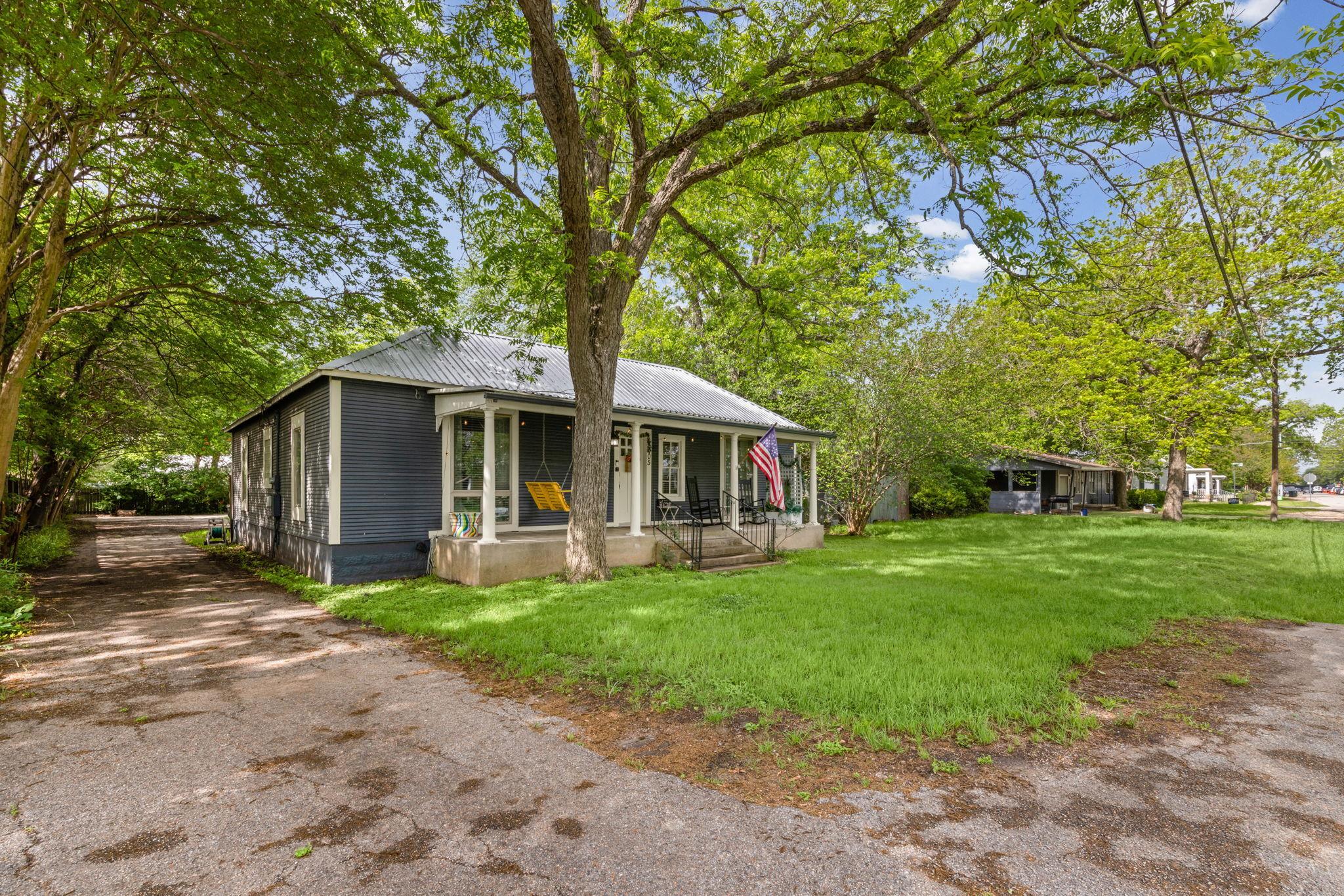 1005 Pine St, Bastrop, TX 78602