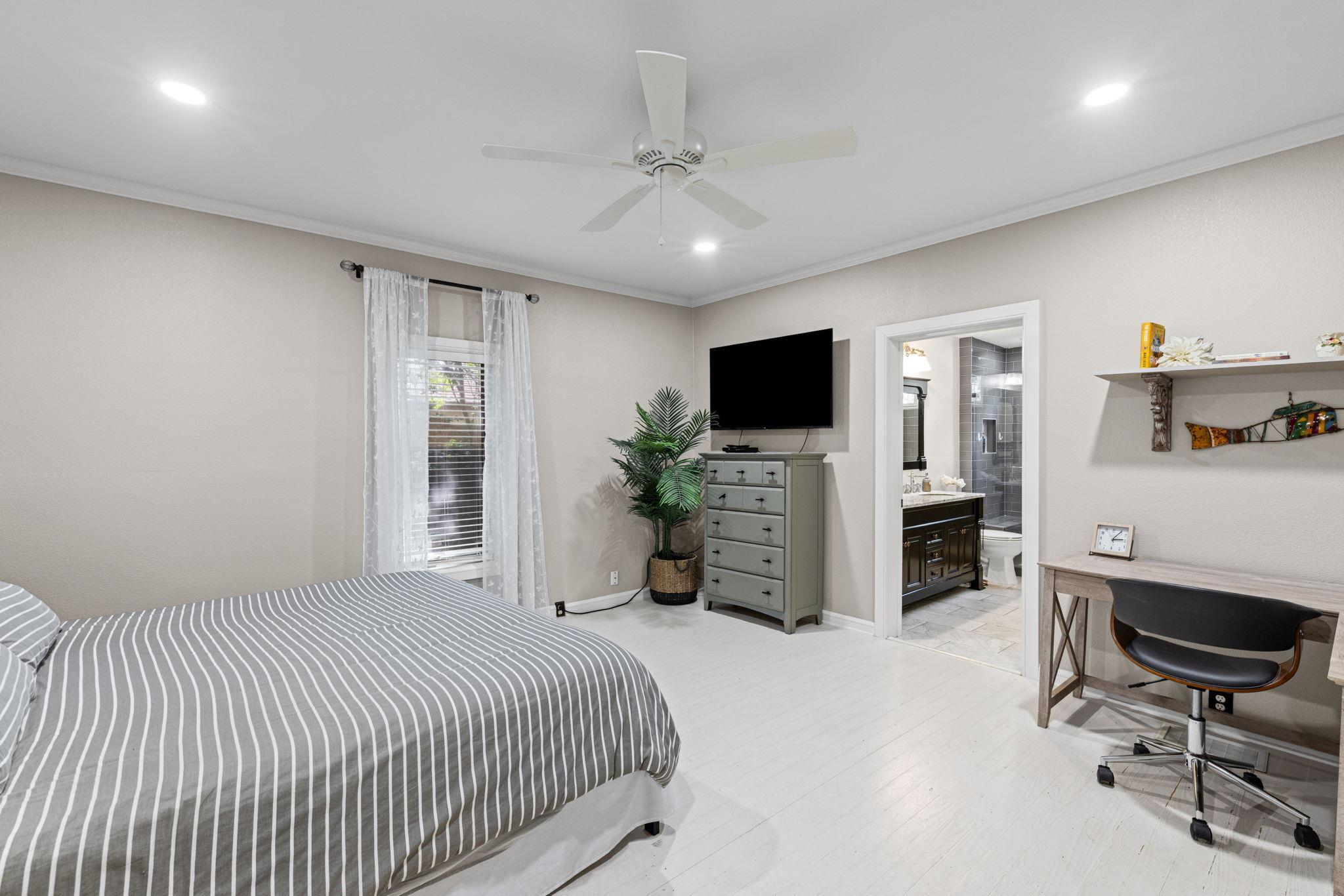 1005 Pine St, Bastrop, TX 78602