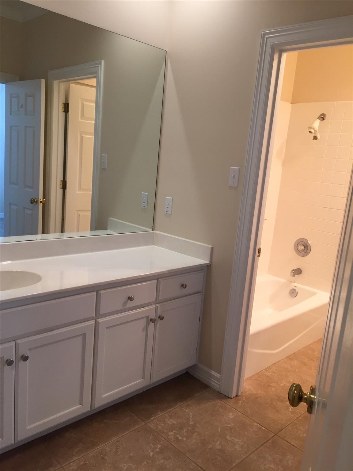 4010 Long Champ Dr # 4, Austin, TX 78746