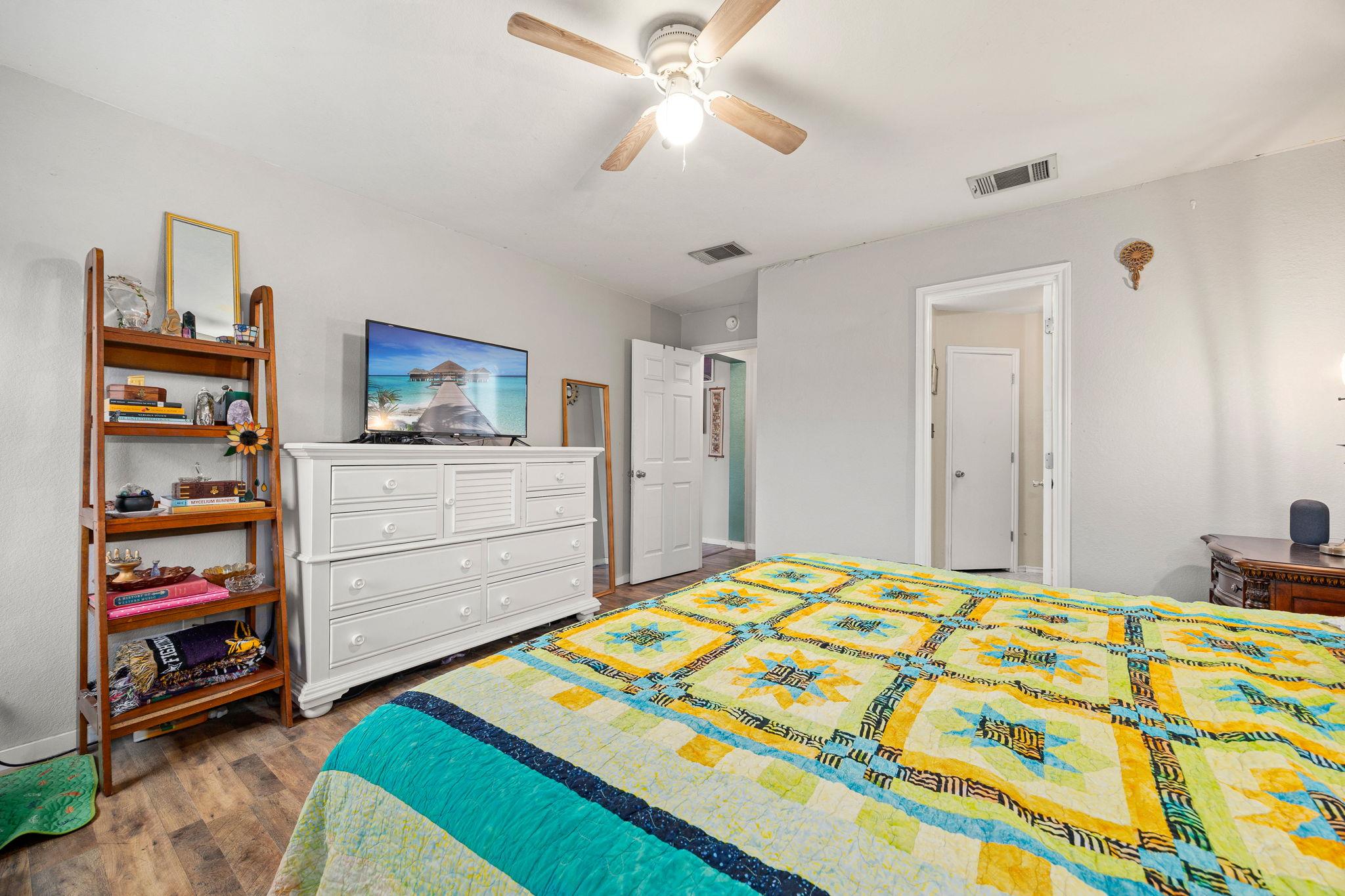 137 Sawgrass Cir, Kyle, TX 78640