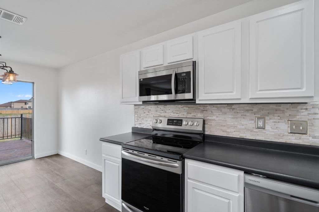 410 Tower Dr, Kyle, TX 78640