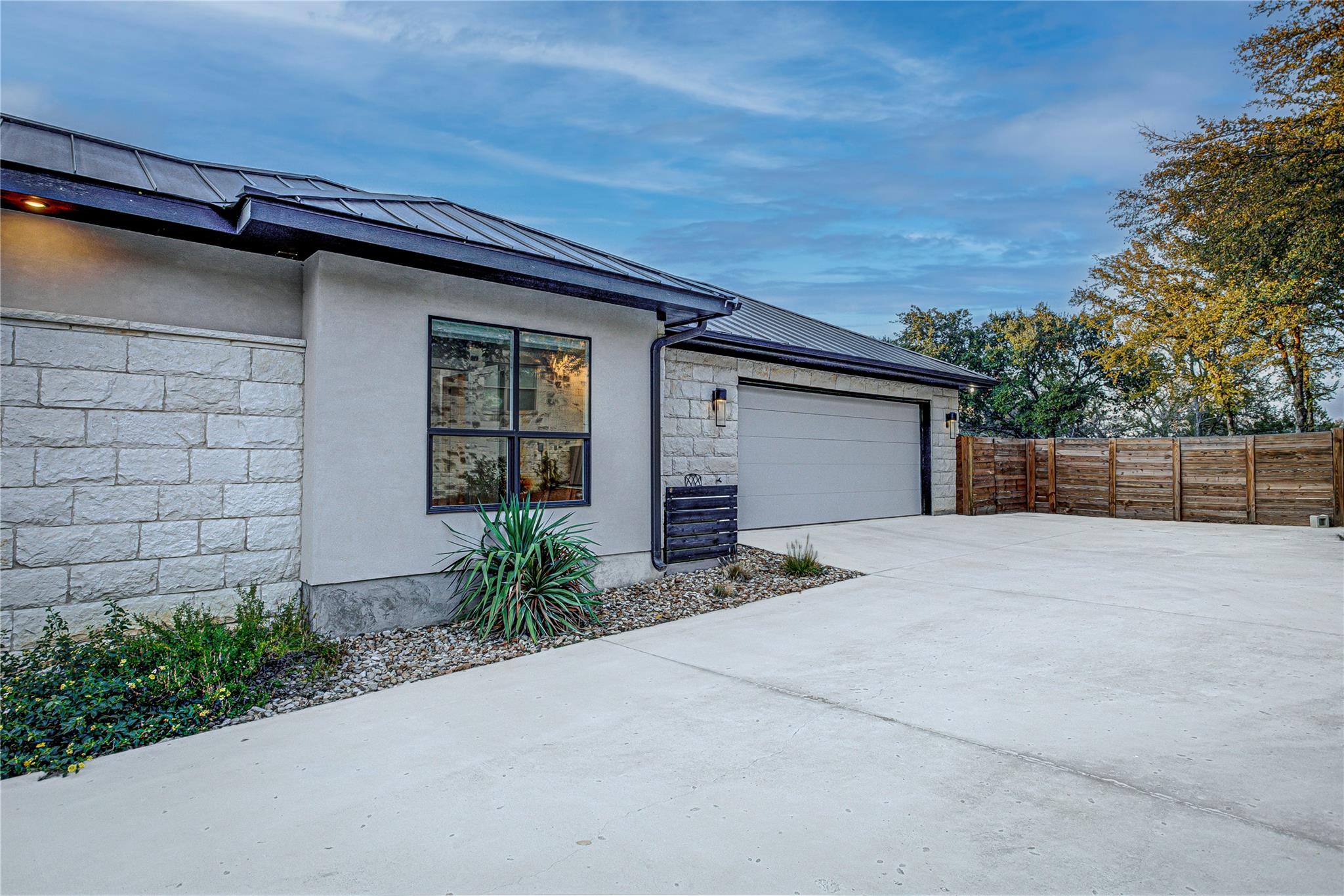 507 Boulder Creek Dr, Marble Falls, TX 78654