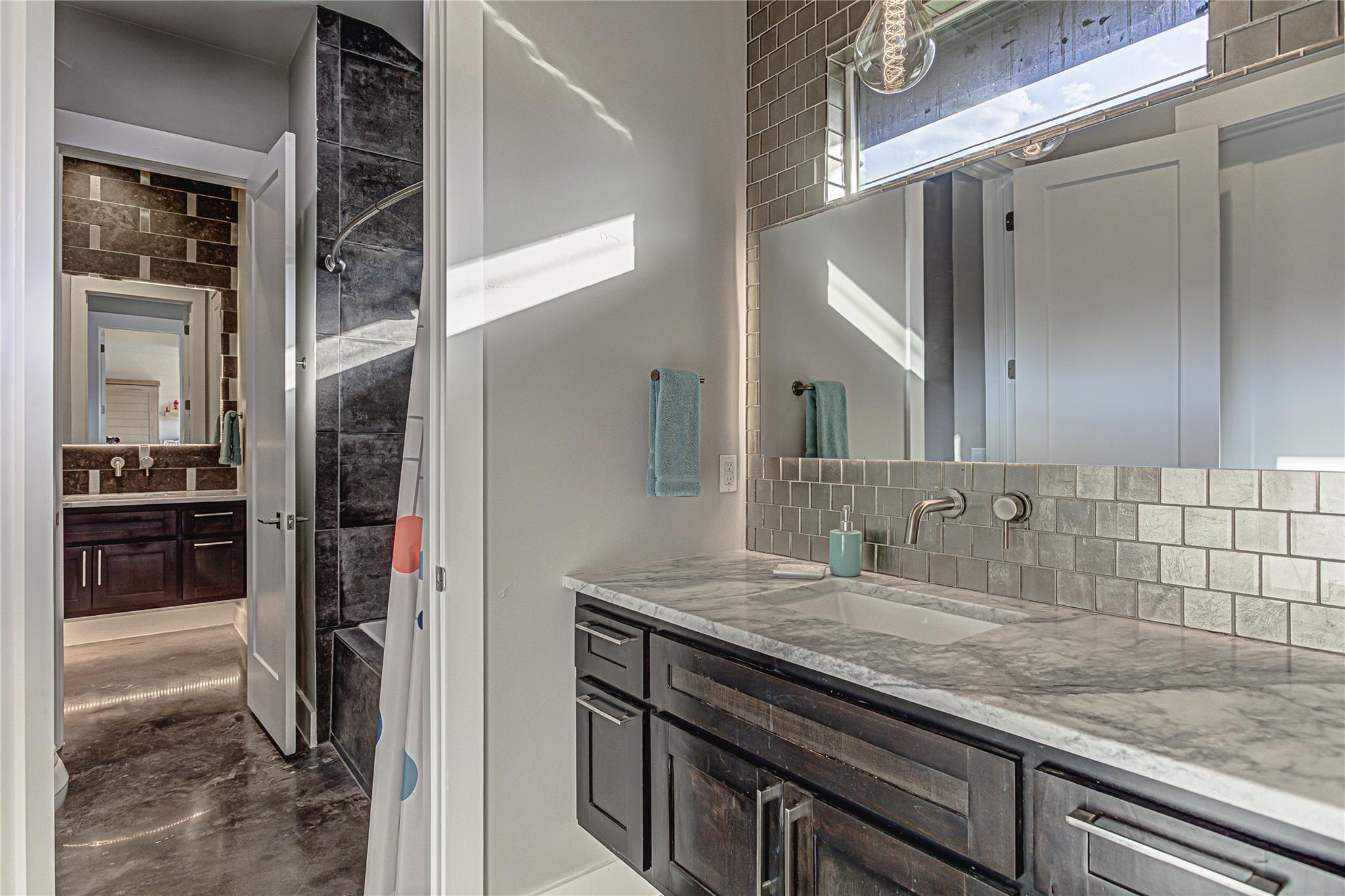 507 Boulder Creek Dr, Marble Falls, TX 78654