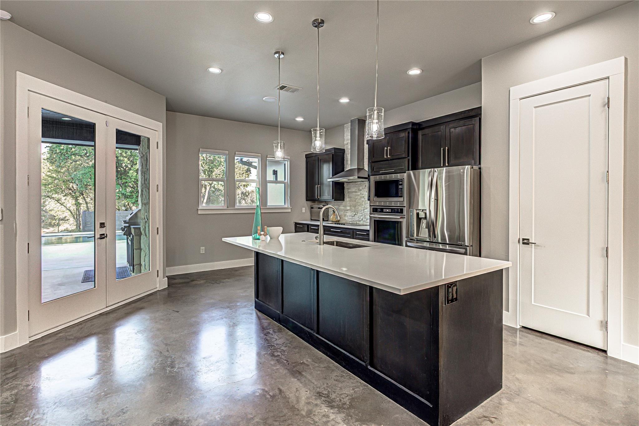 507 Boulder Creek Dr, Marble Falls, TX 78654