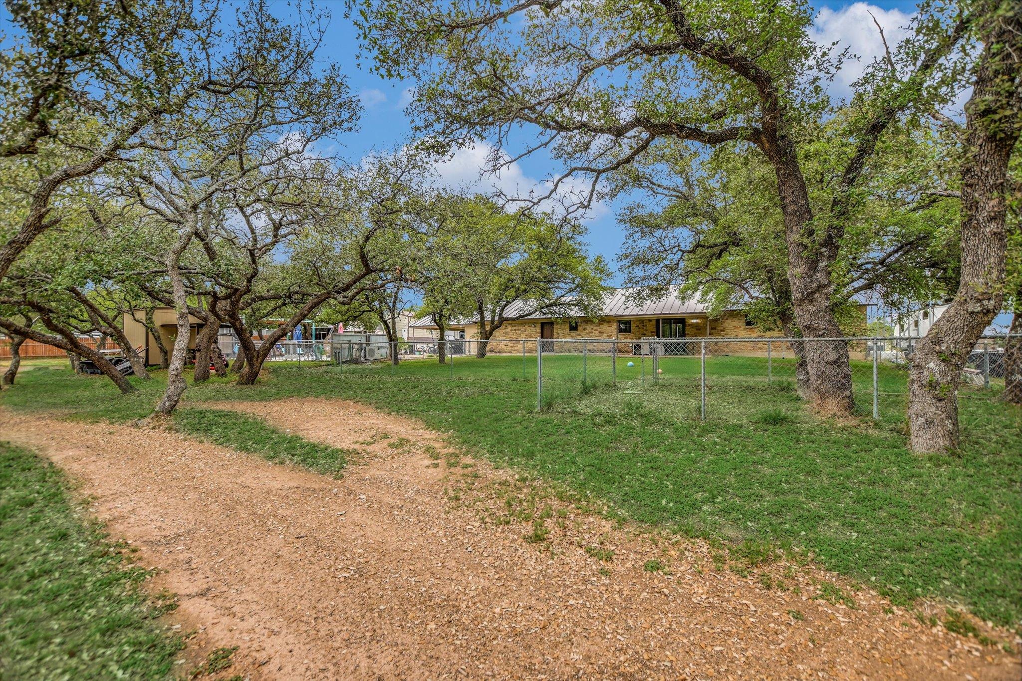 800 Texas Ave, Kingsland, TX 78639