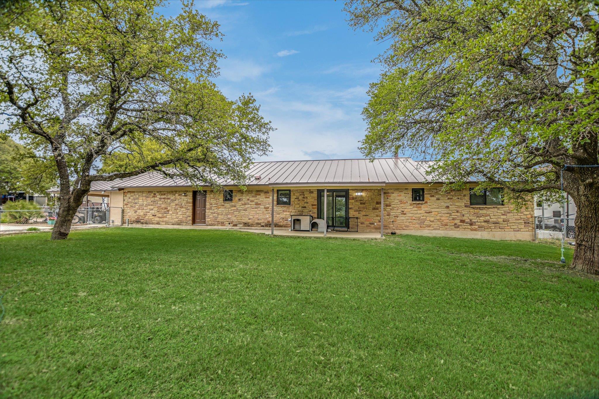 800 Texas Ave, Kingsland, TX 78639