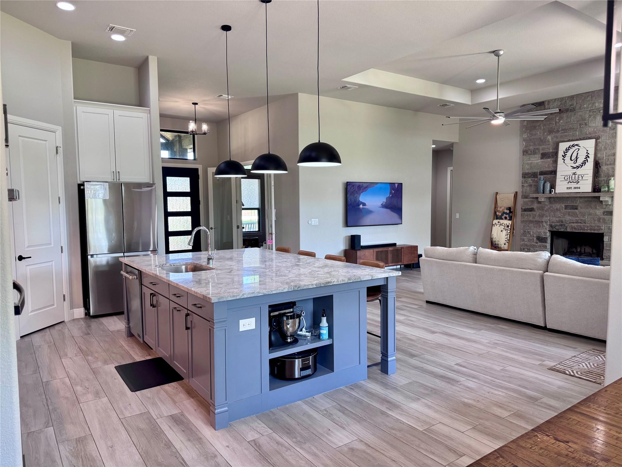 209 Oak Hill Dr, Liberty Hill, TX 78642