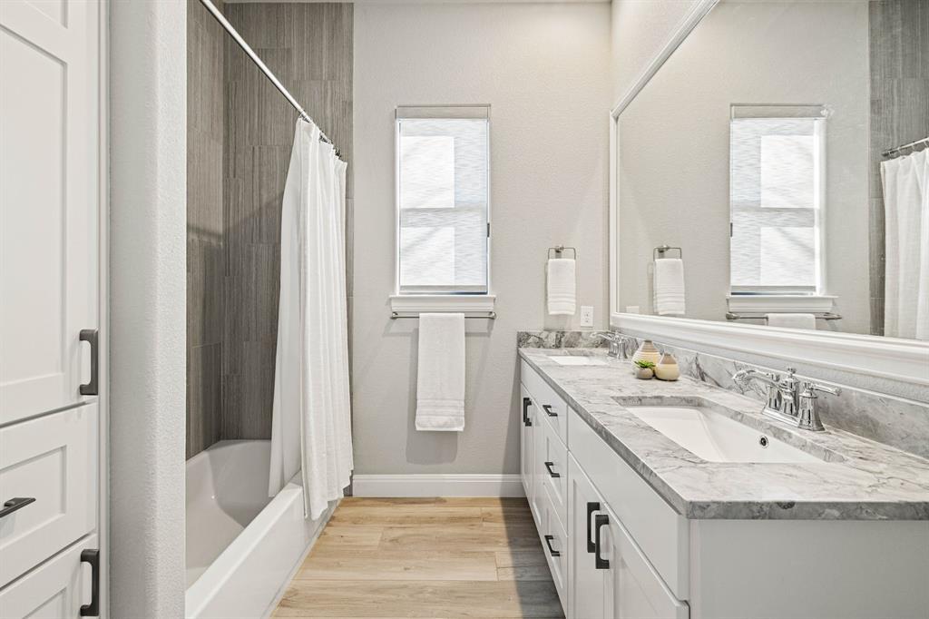 209 Oak Hill Dr, Liberty Hill, TX 78642