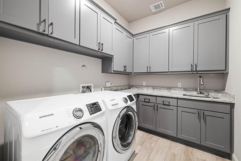 209 Oak Hill Dr, Liberty Hill, TX 78642