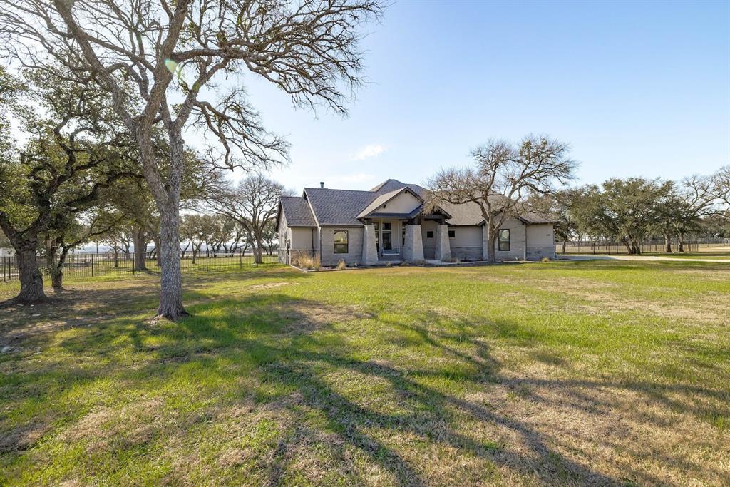 209 Oak Hill Dr, Liberty Hill, TX 78642