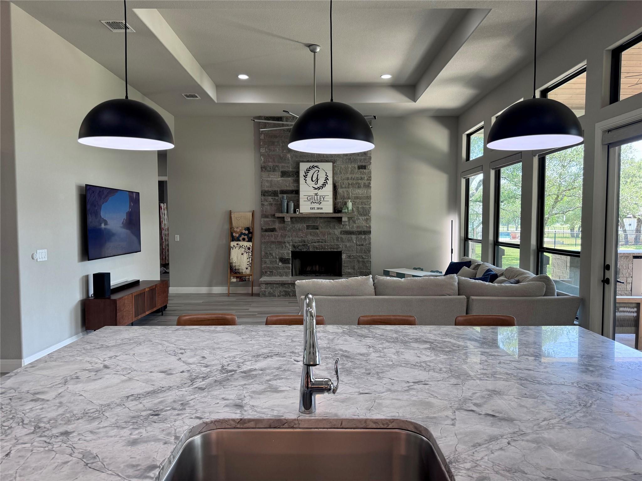 209 Oak Hill Dr, Liberty Hill, TX 78642