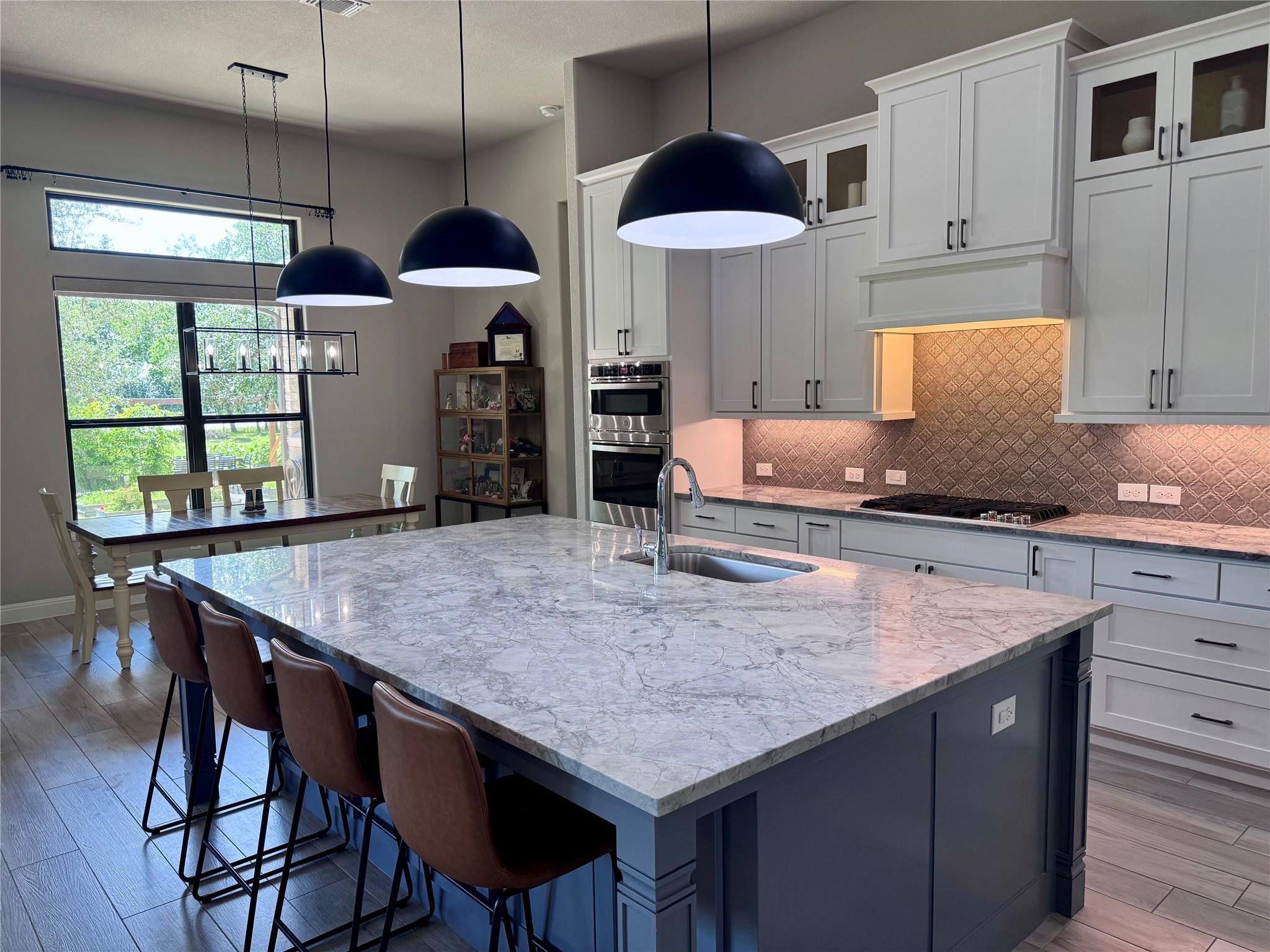 209 Oak Hill Dr, Liberty Hill, TX 78642