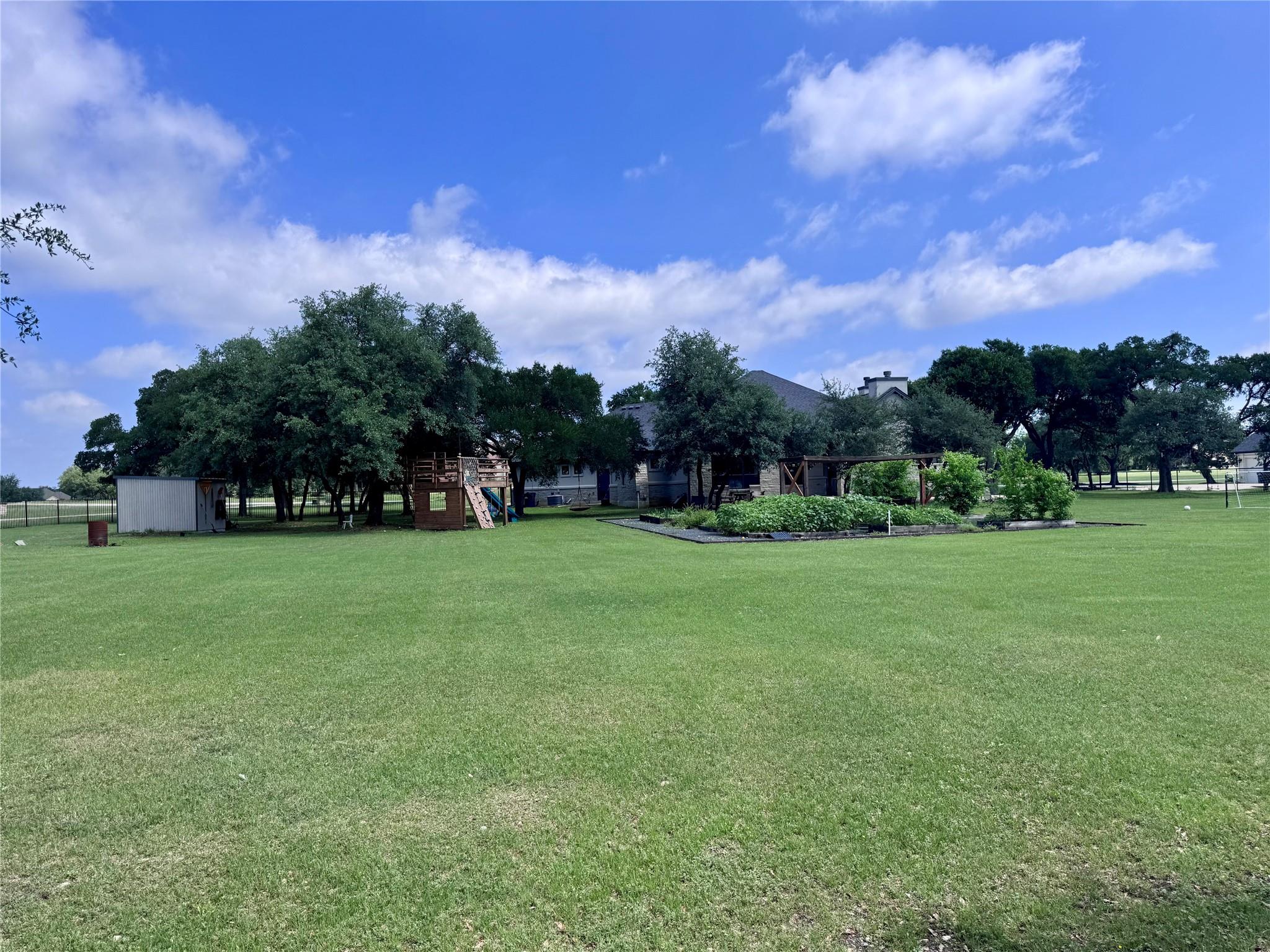 209 Oak Hill Dr, Liberty Hill, TX 78642