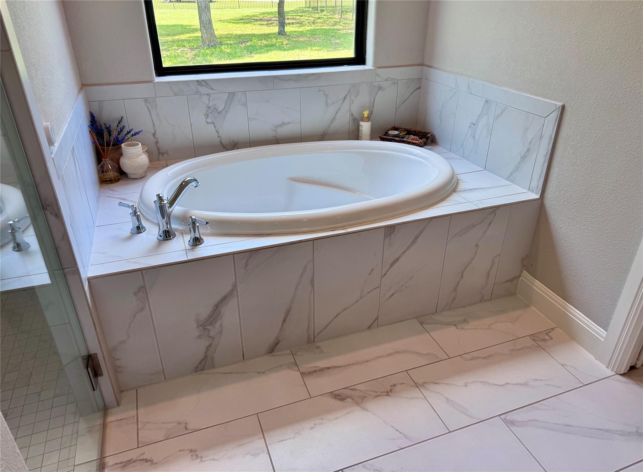 209 Oak Hill Dr, Liberty Hill, TX 78642