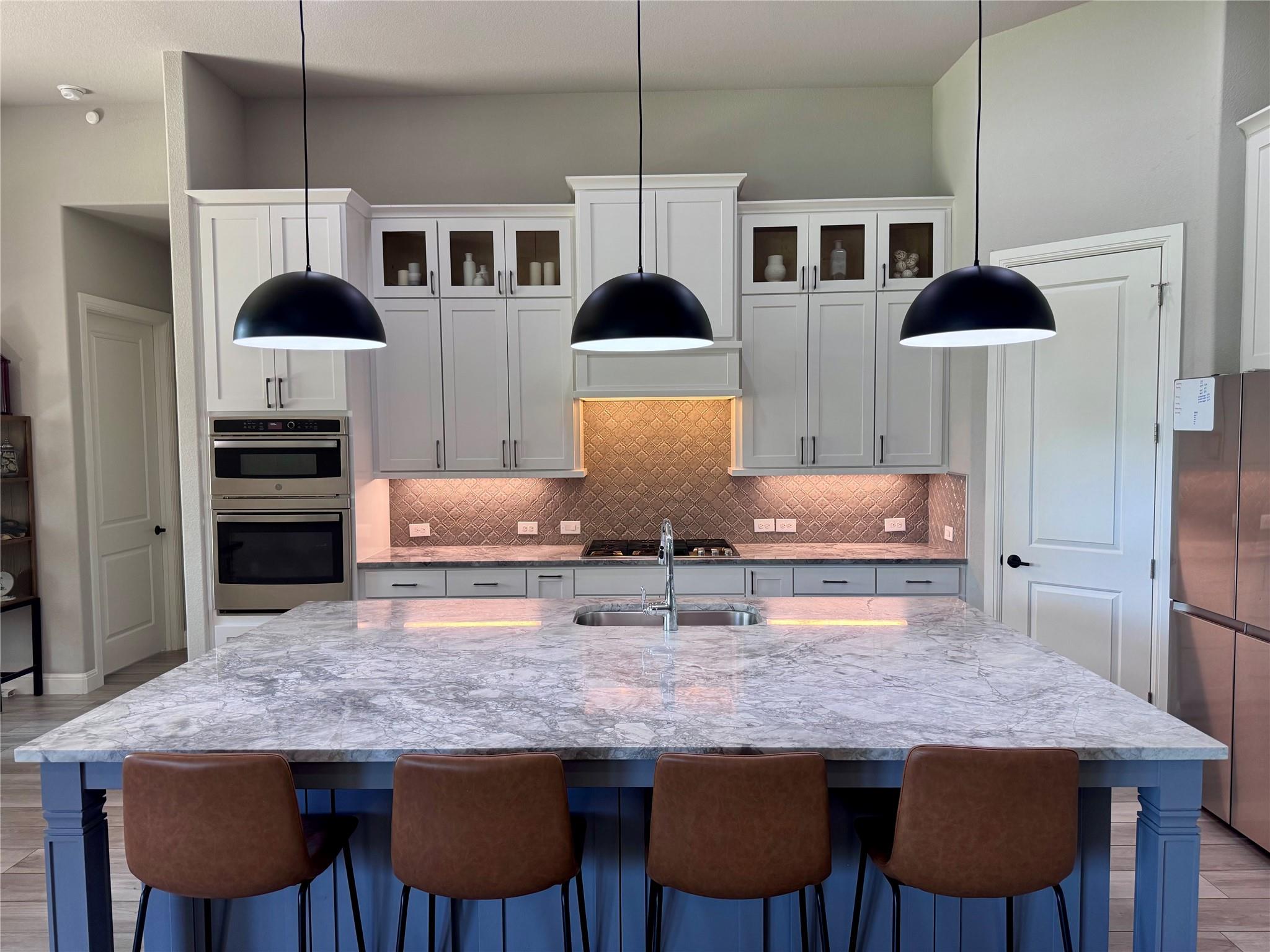 209 Oak Hill Dr, Liberty Hill, TX 78642