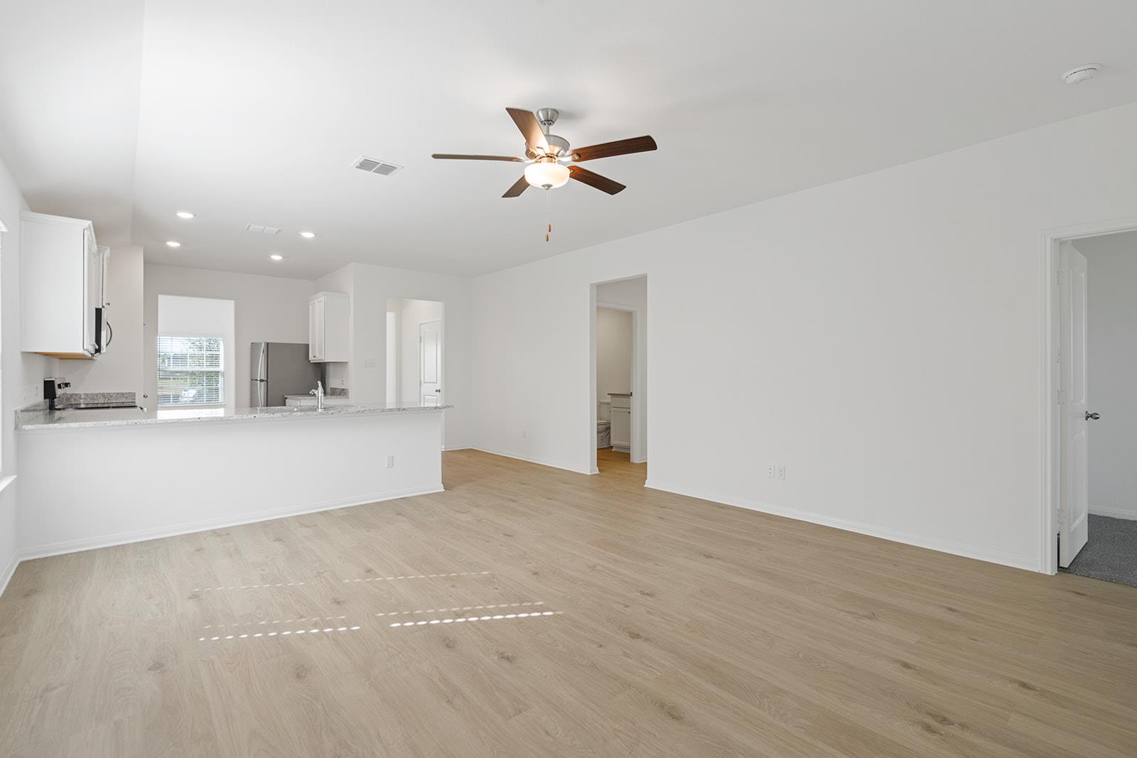 148 Wirepass Crst, Jarrell, TX 76537