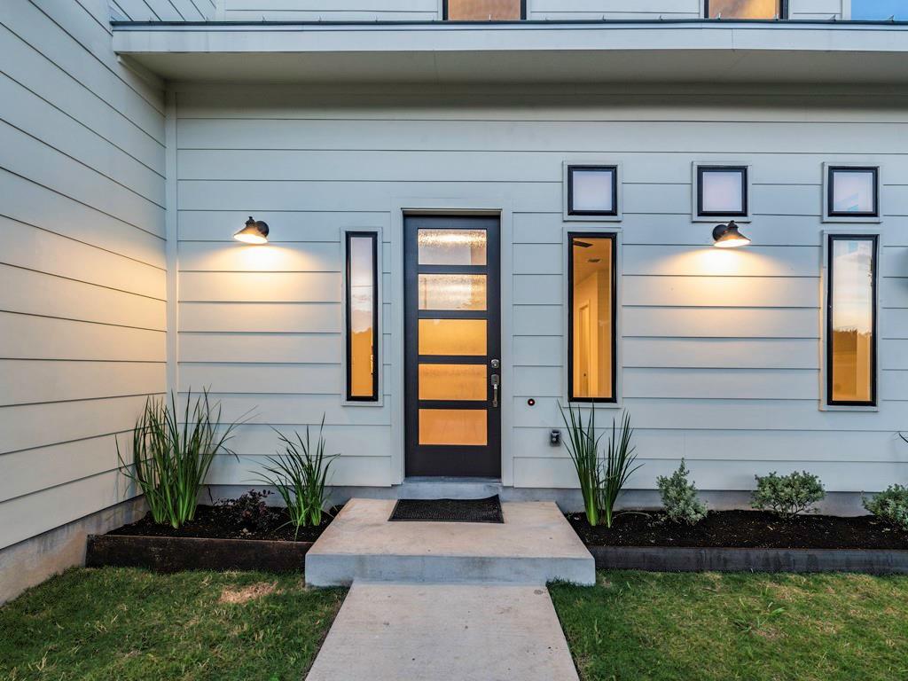 6412 Carson Rdg # B, Austin, TX 78741