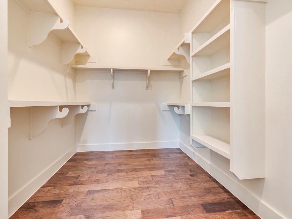 6412 Carson Rdg # B, Austin, TX 78741
