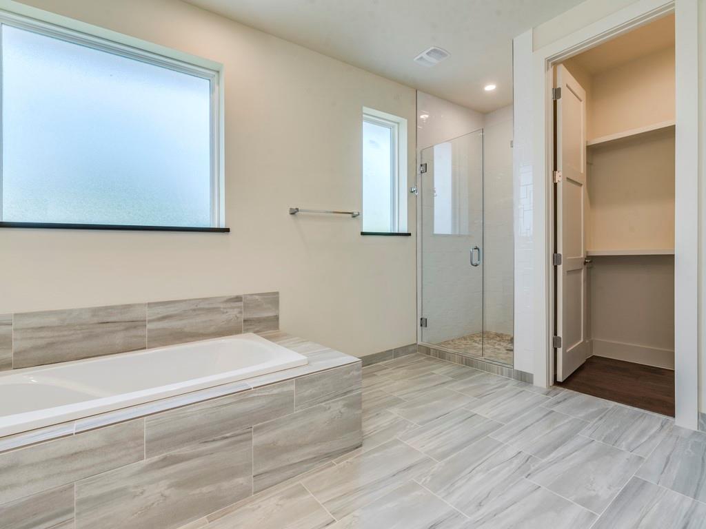 6412 Carson Rdg # B, Austin, TX 78741