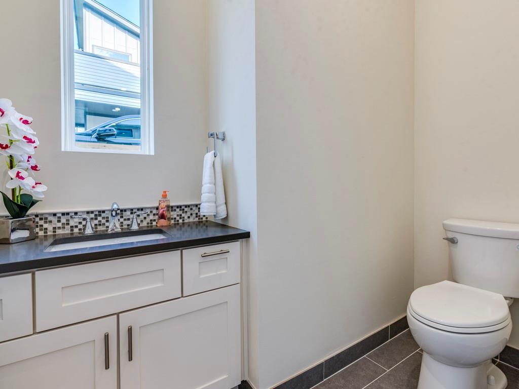 6412 Carson Rdg # B, Austin, TX 78741