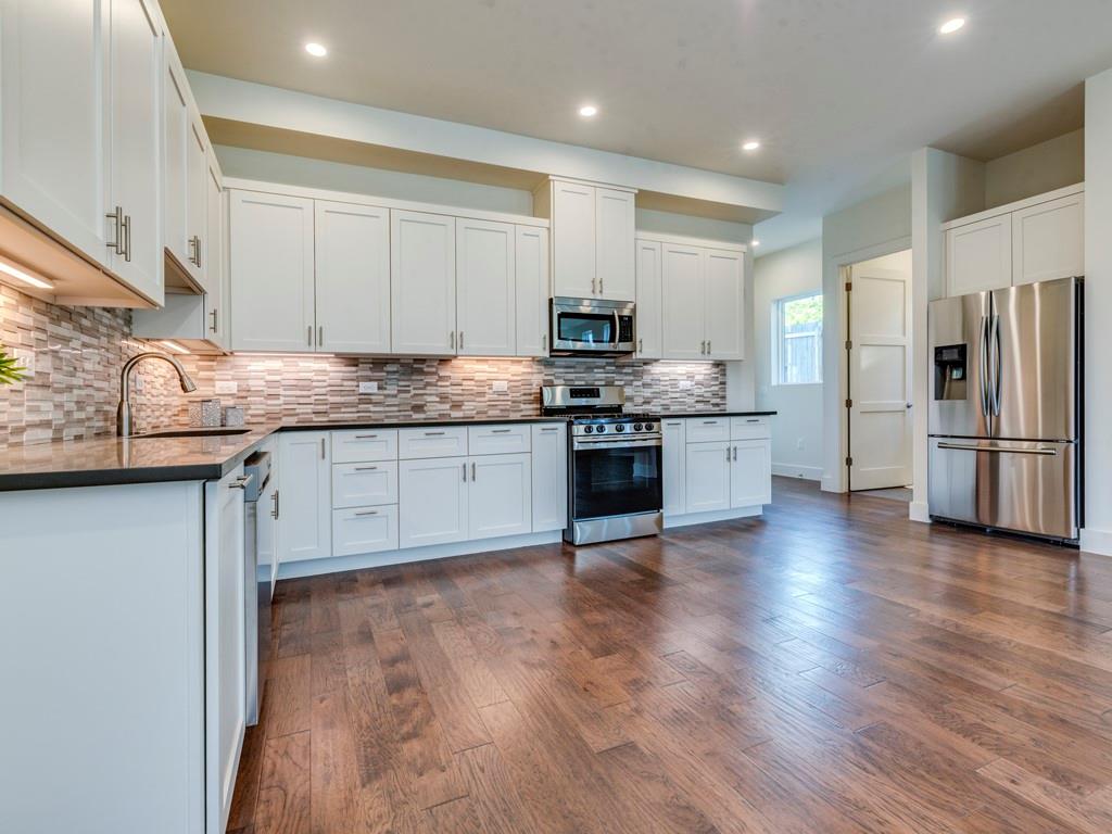 6412 Carson Rdg # B, Austin, TX 78741