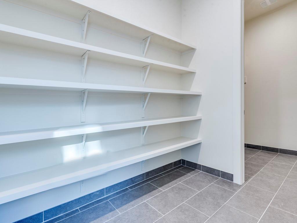 6412 Carson Rdg # B, Austin, TX 78741