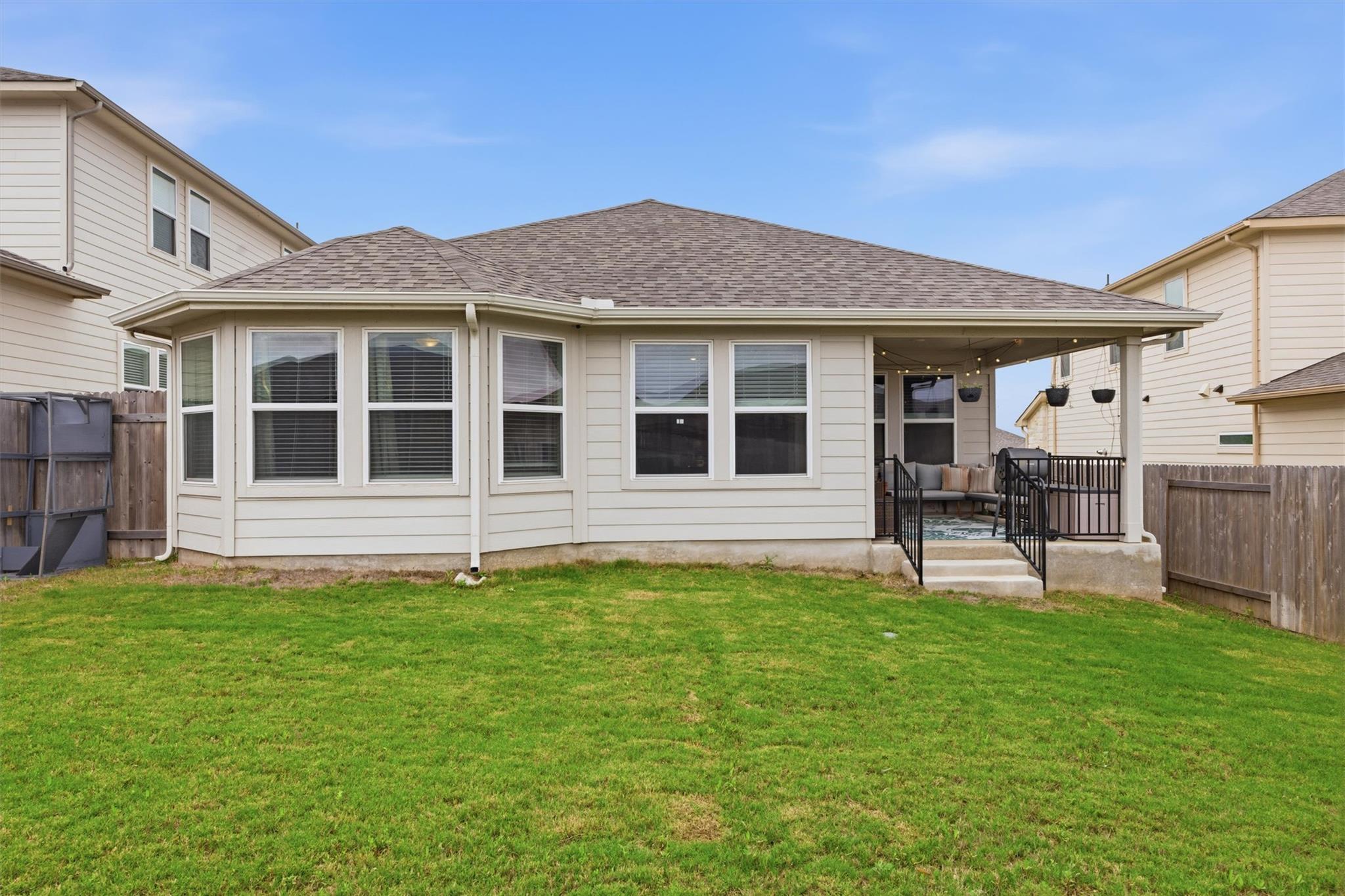 162 El Capitan Loop, Dripping Springs, TX 78620