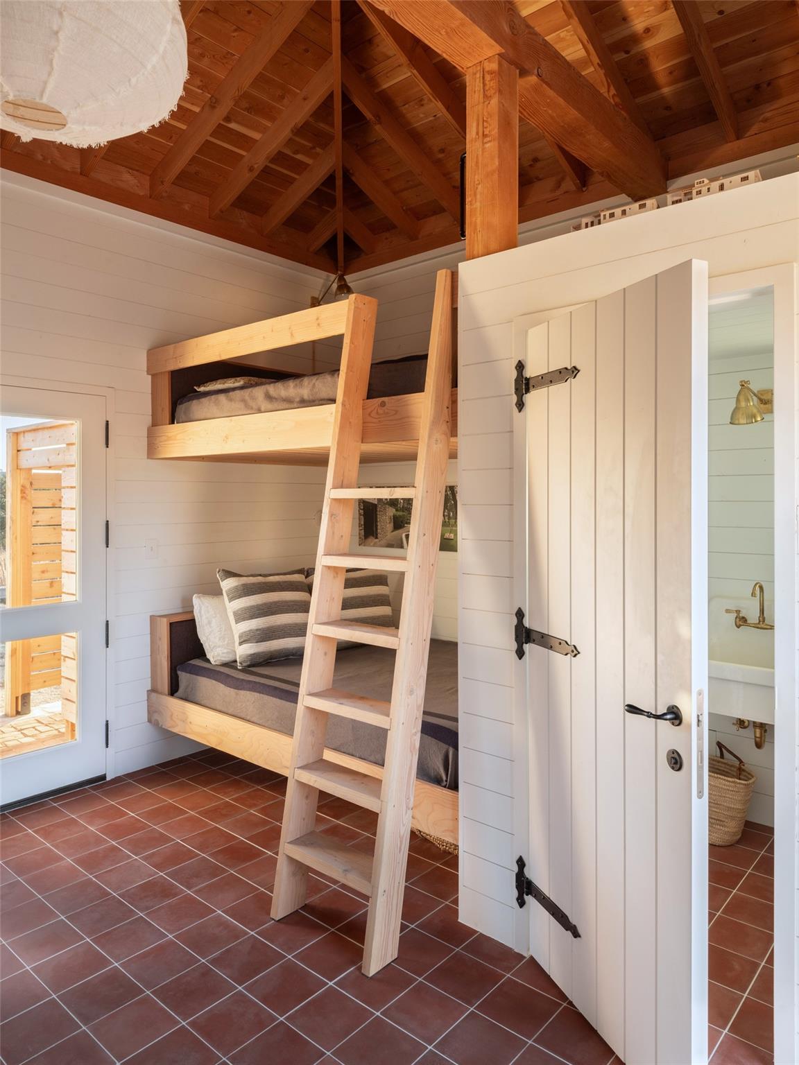 1934 N Walnut Springs Rd, Johnson City, TX 78636