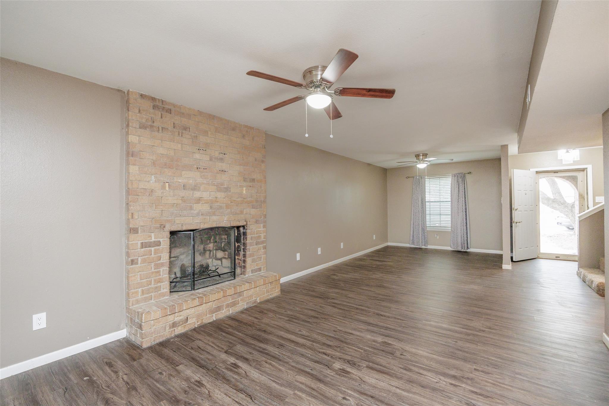 320 Long Pointe Dr, Portland, TX 78374