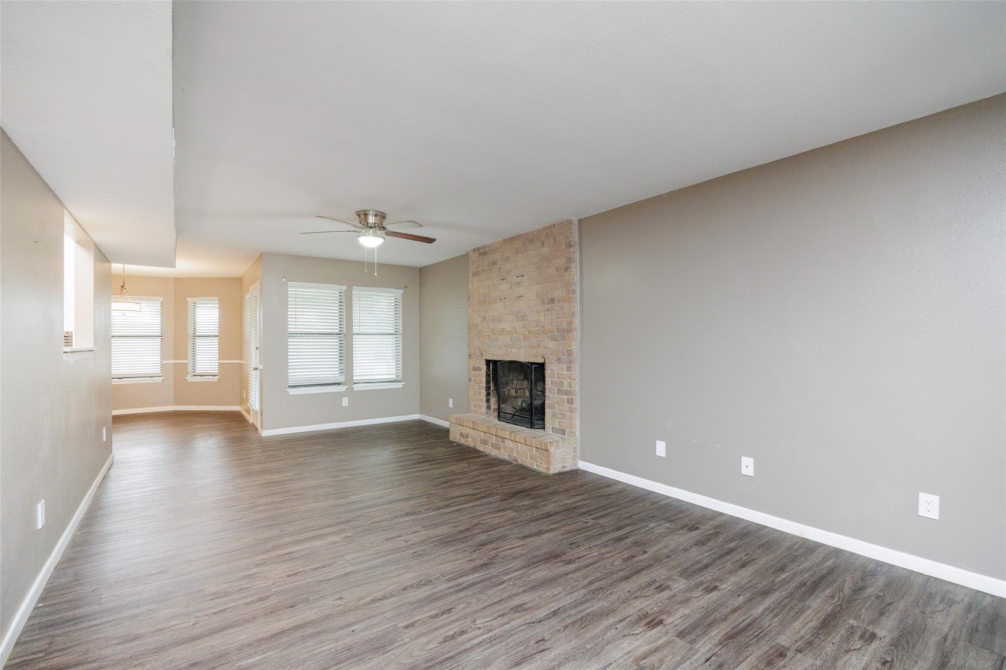 320 Long Pointe Dr, Portland, TX 78374