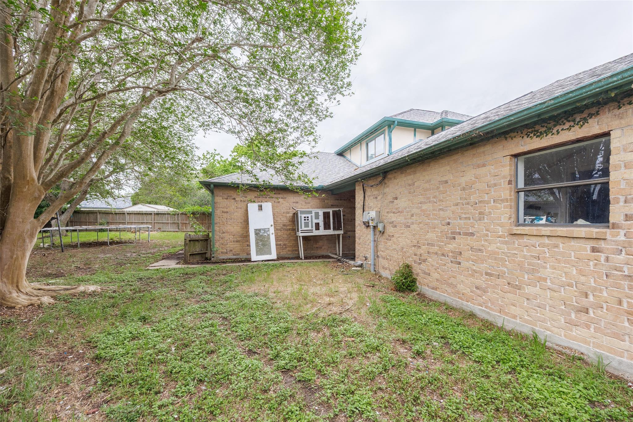 320 Long Pointe Dr, Portland, TX 78374