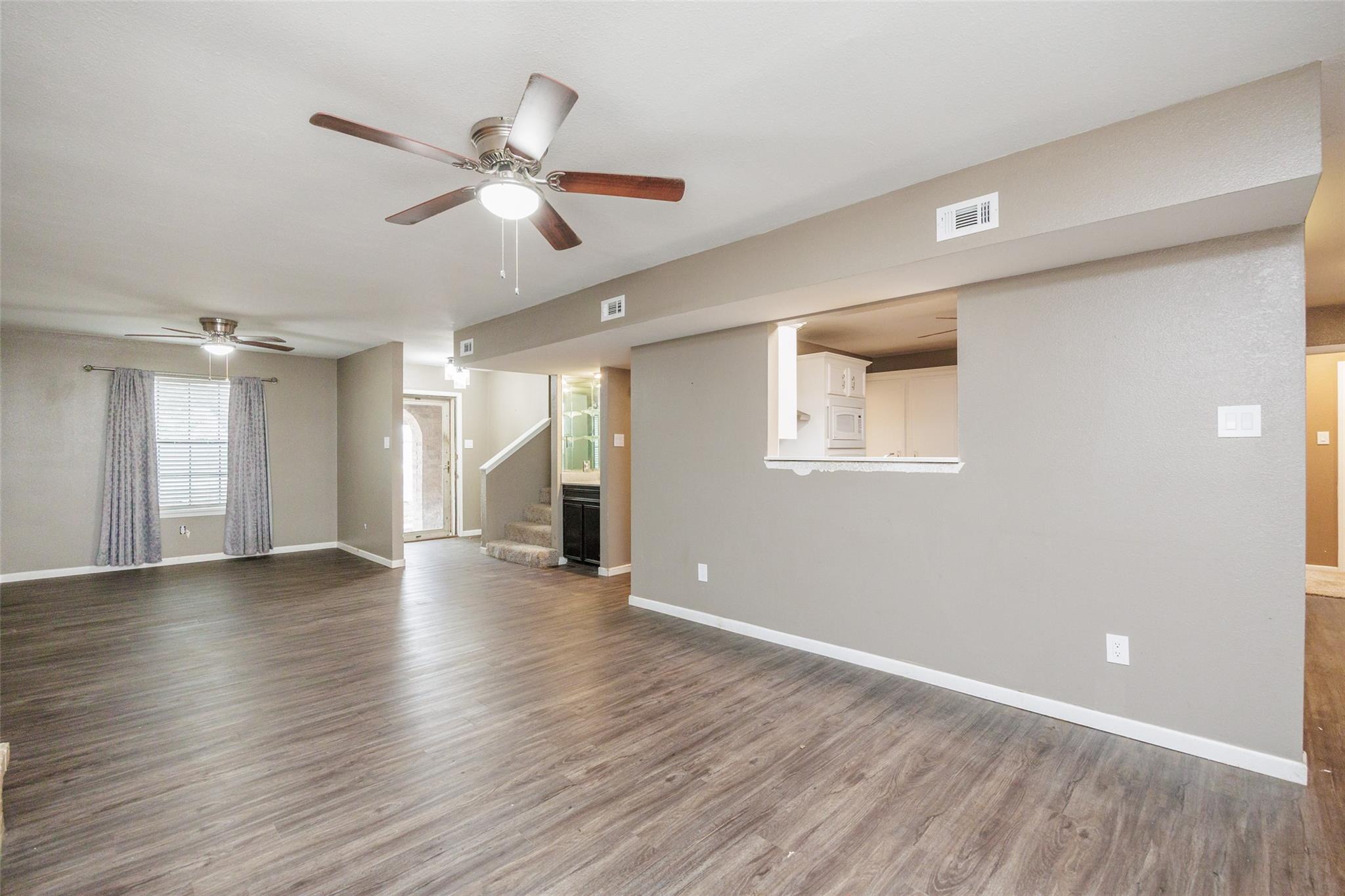 320 Long Pointe Dr, Portland, TX 78374