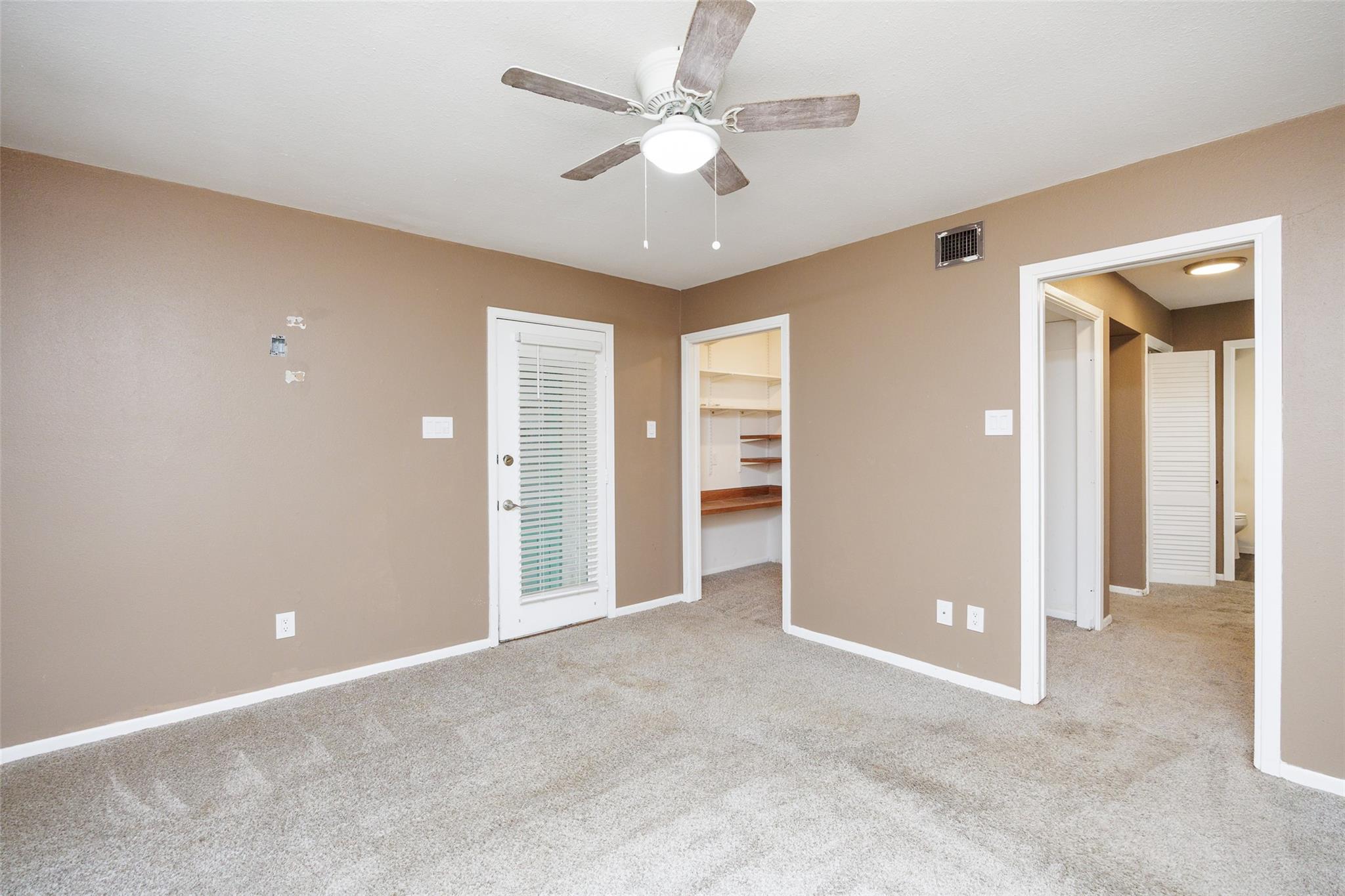 320 Long Pointe Dr, Portland, TX 78374