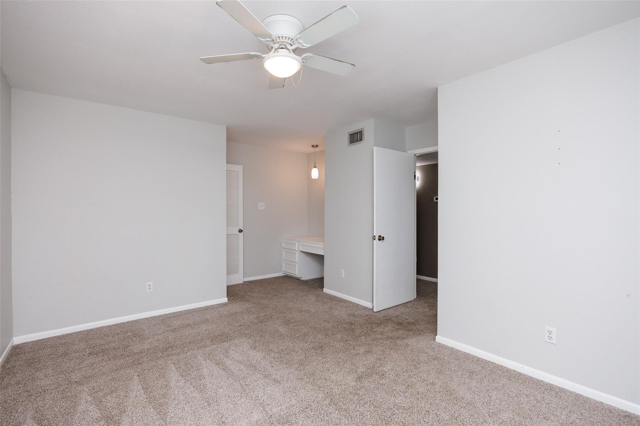 320 Long Pointe Dr, Portland, TX 78374