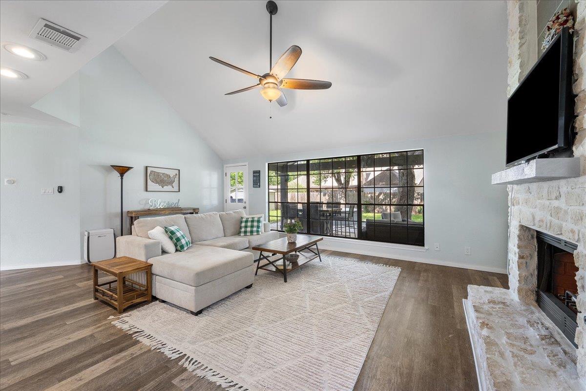 304 Sycamore Dr, Cedar Park, TX 78613