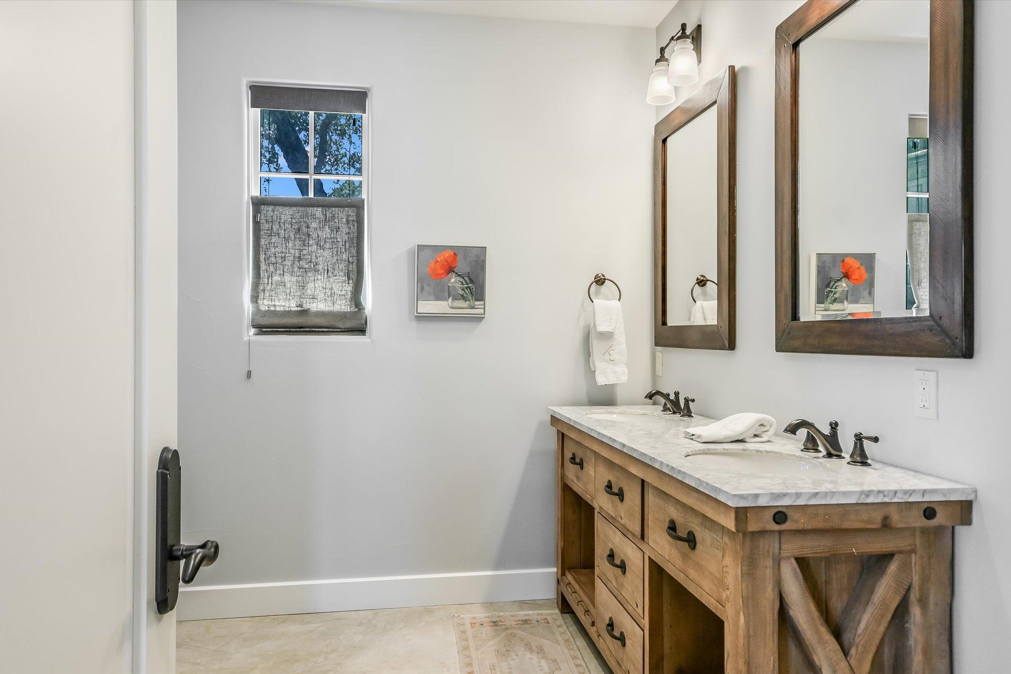 175 Putting Park Dr, Fredericksburg, TX 78624