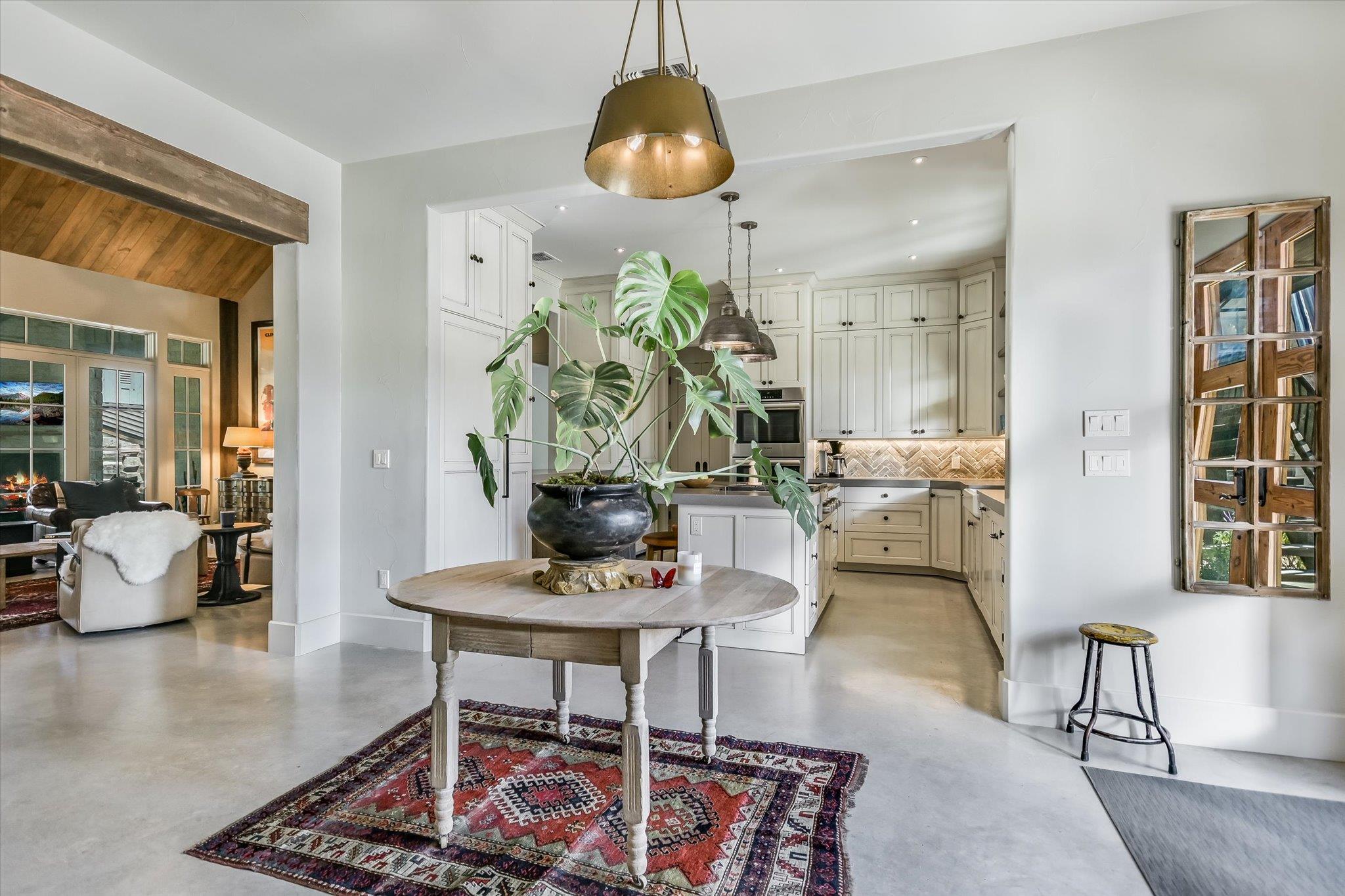 175 Putting Park Dr, Fredericksburg, TX 78624