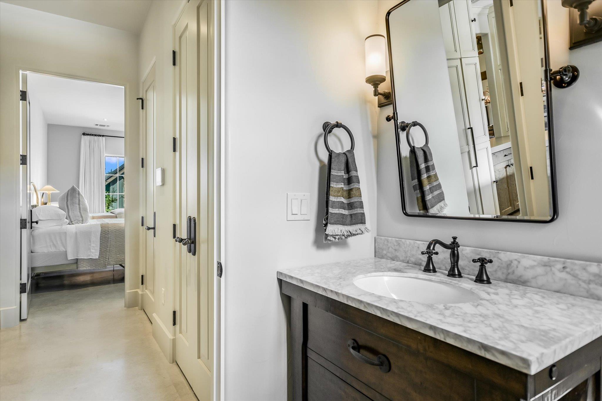 175 Putting Park Dr, Fredericksburg, TX 78624