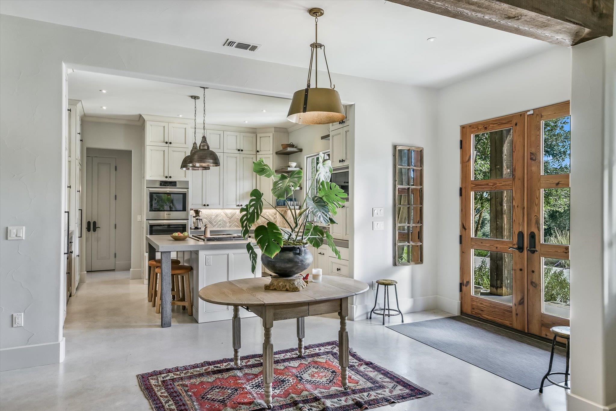 175 Putting Park Dr, Fredericksburg, TX 78624